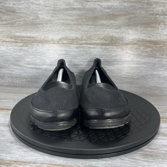 Crocs Women's Stretch Sole Relaxed Fit Black Comfort Flats Size 9 - Picture 2 of 8